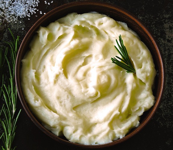 Bowl of mashed potatoes