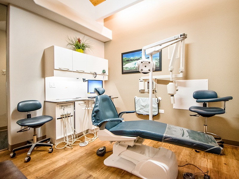 Dental treatment chair